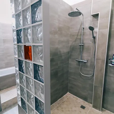 Loft Overlooking Market Square Апартаменты *