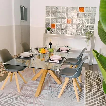 Loft Overlooking Market Square * Alicante