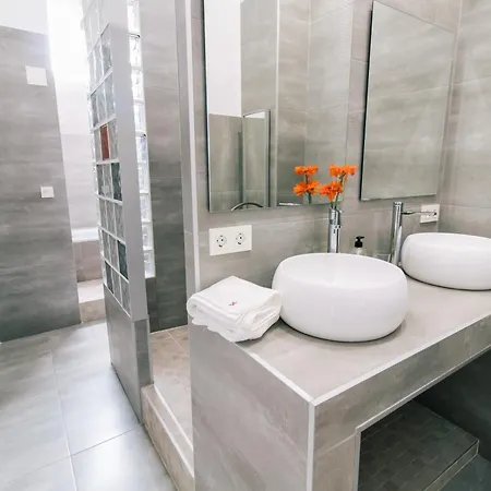 Loft Overlooking Market Square Аликанте